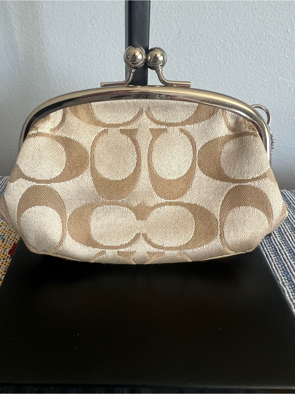 Coach Mini Poppy Signature Small Kiss-Lock Purse - Picture 7 of 13